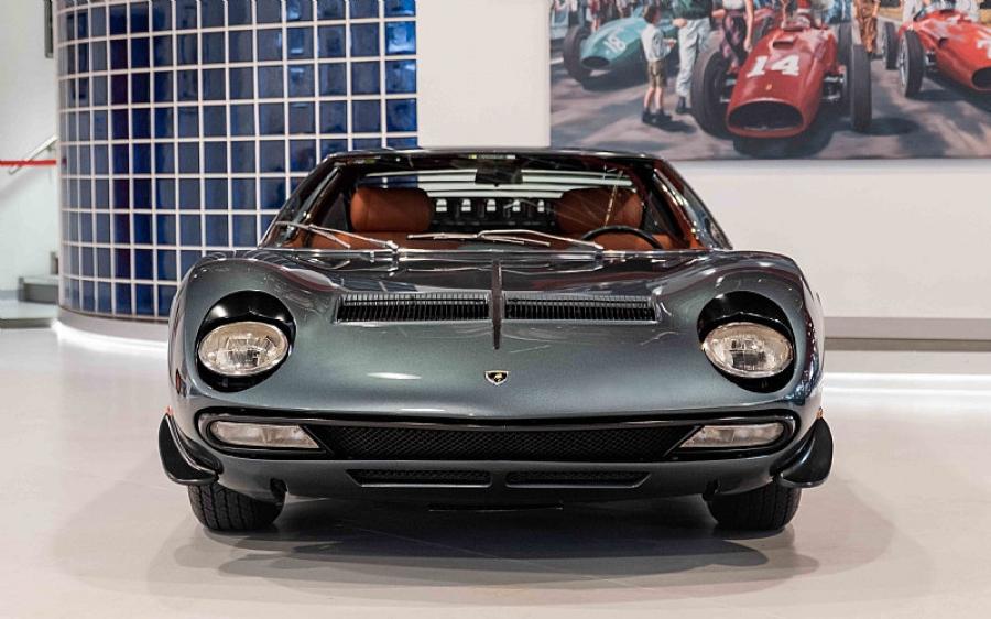  Lamborghini Miura P400 SV 1972 года  (фото 9 из 16)
